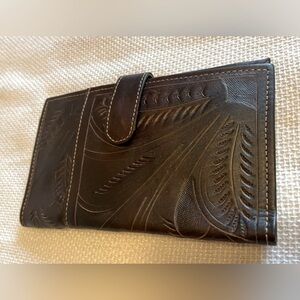 Leaders in Leather bifold hand tooled wallet.  NWT